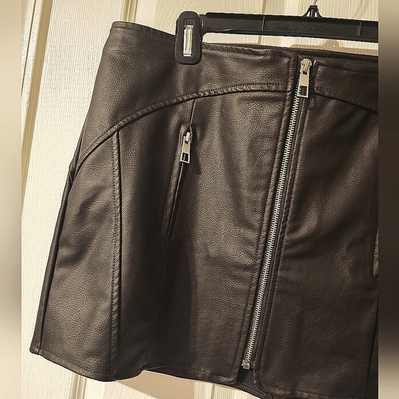 Wild Fable Black Mini Skirt - Picture 3 of 10